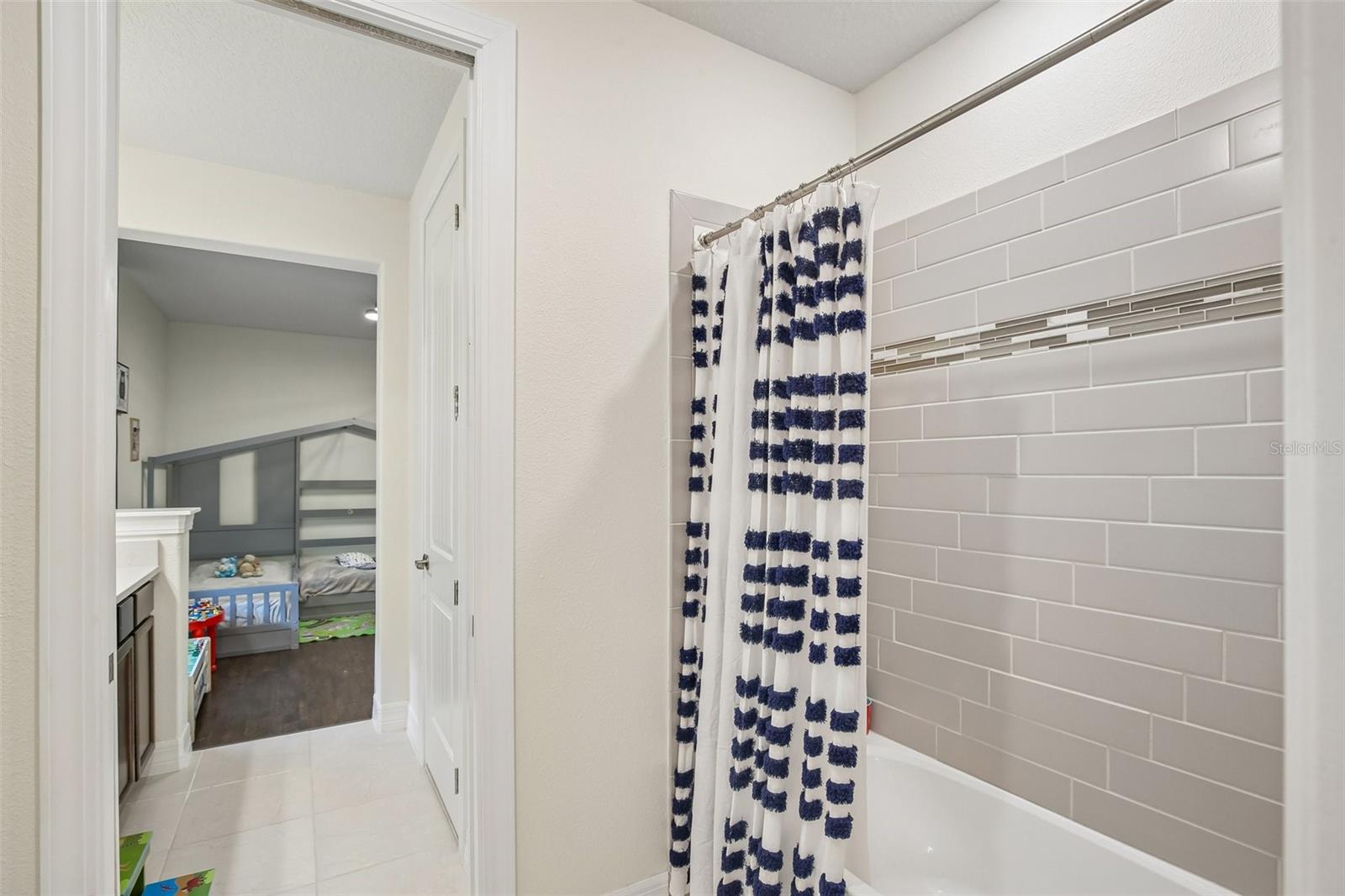11054 SUNDRIFT DR — photo 31