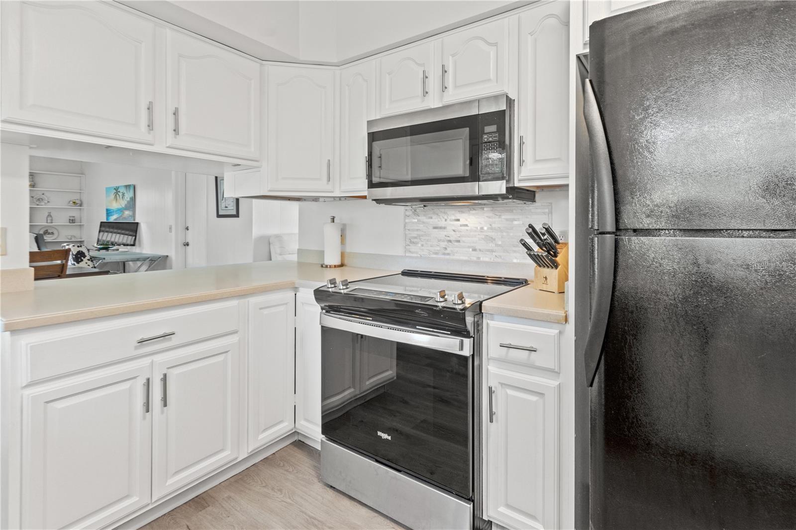 1565 S EVERGREEN AVE — photo 18