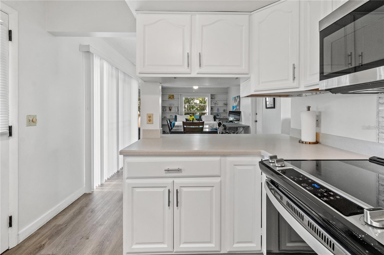 1565 S EVERGREEN AVE — photo 17