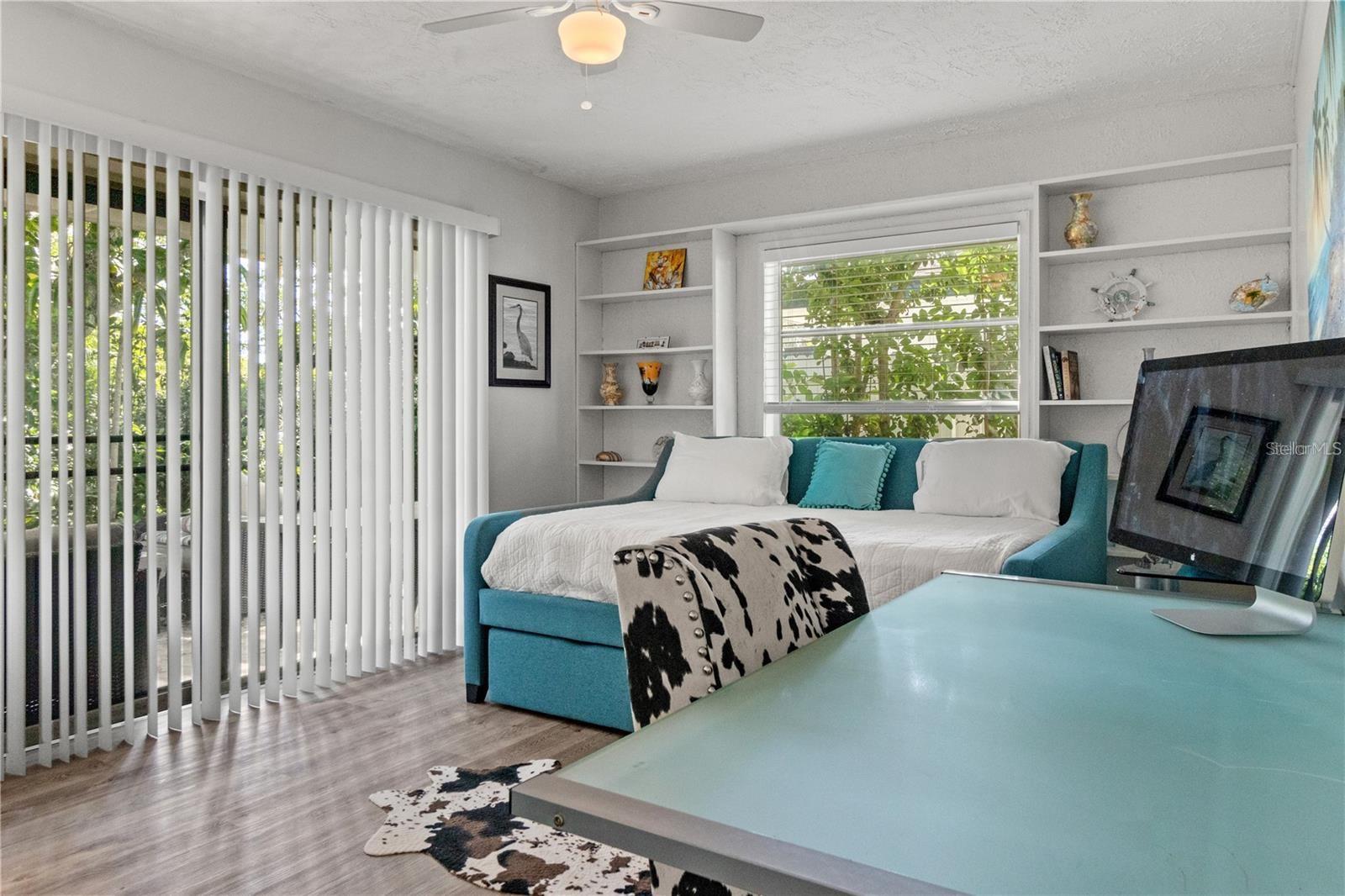 1565 S EVERGREEN AVE — photo 14
