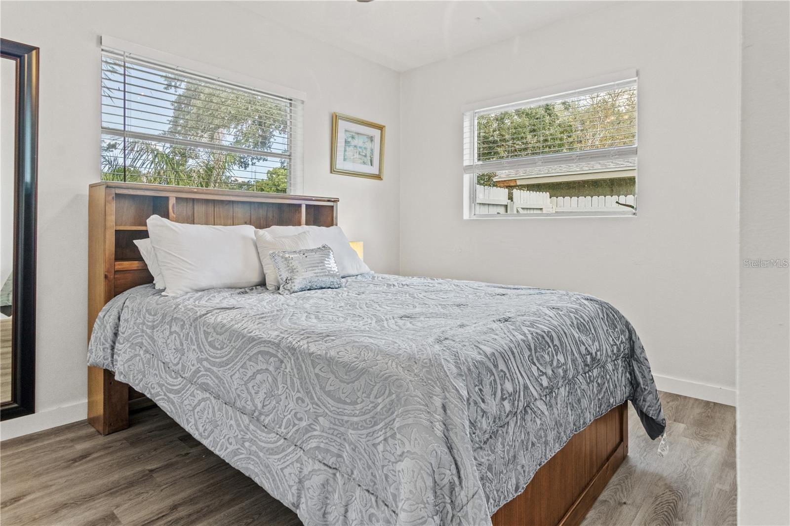 1565 S EVERGREEN AVE — photo 28