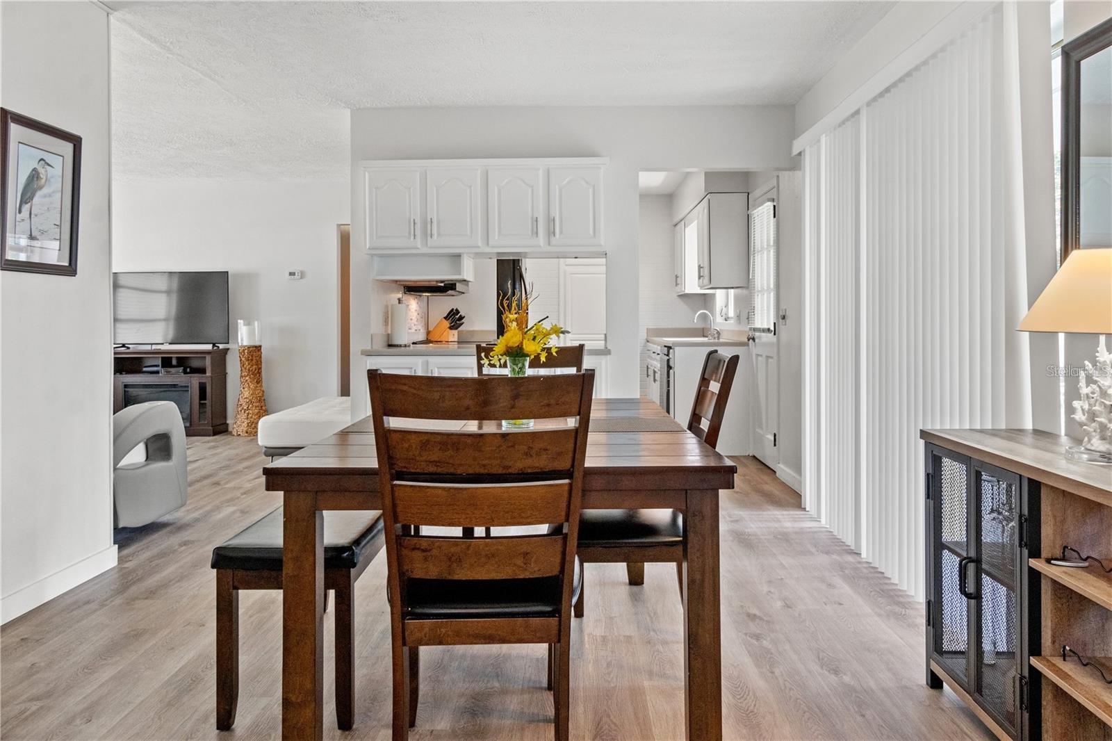 1565 S EVERGREEN AVE — photo 12