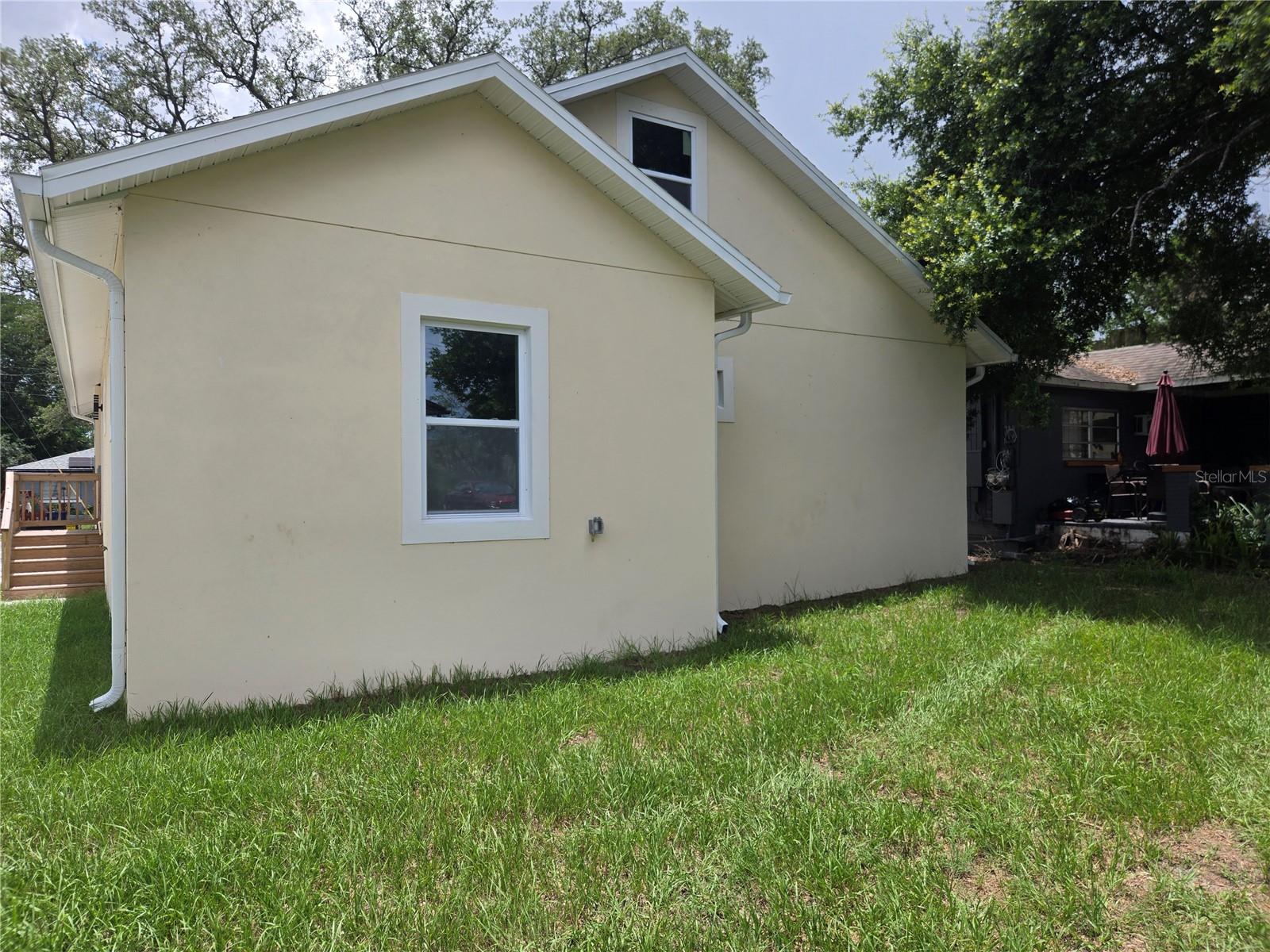 704 E ORCHID AVE — photo 2
