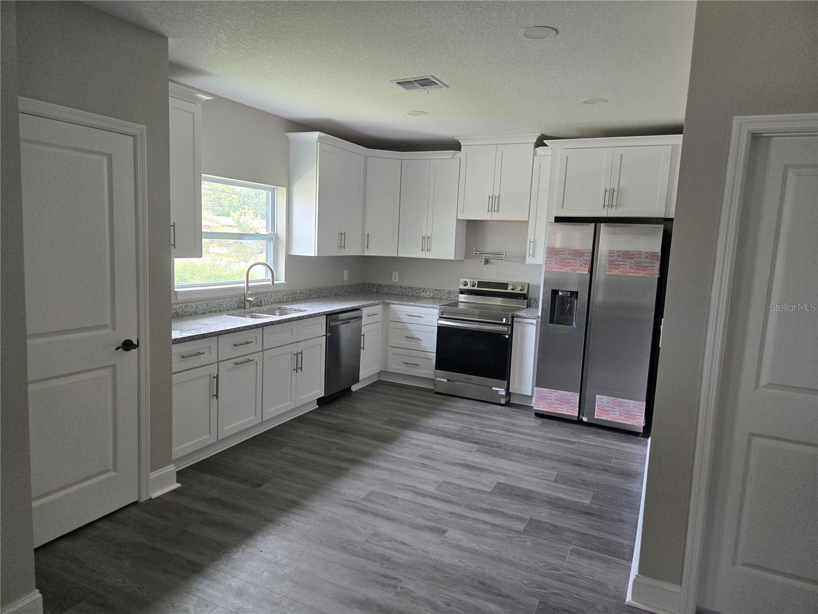 704 E ORCHID AVE — photo 50