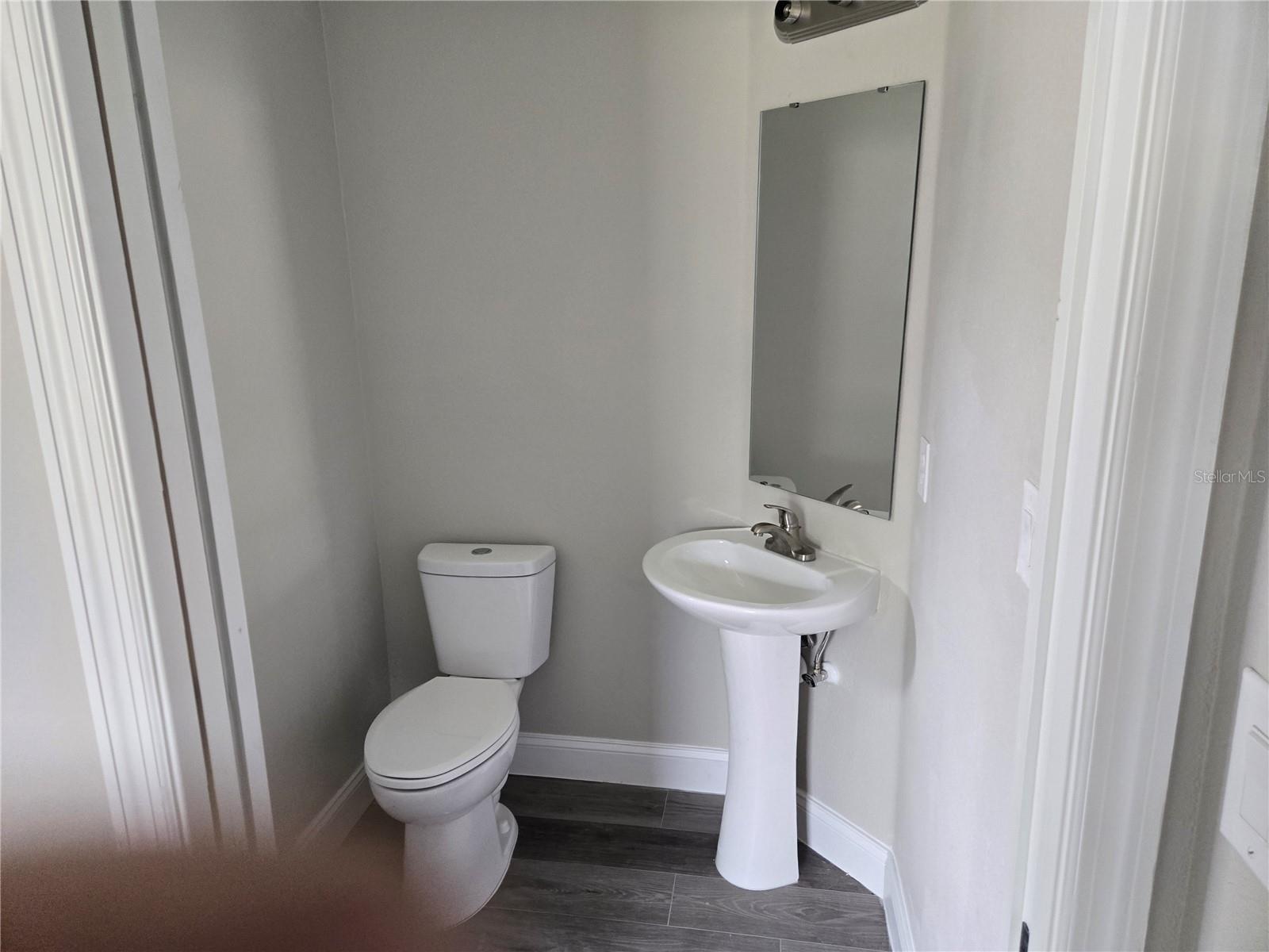 704 E ORCHID AVE — photo 28