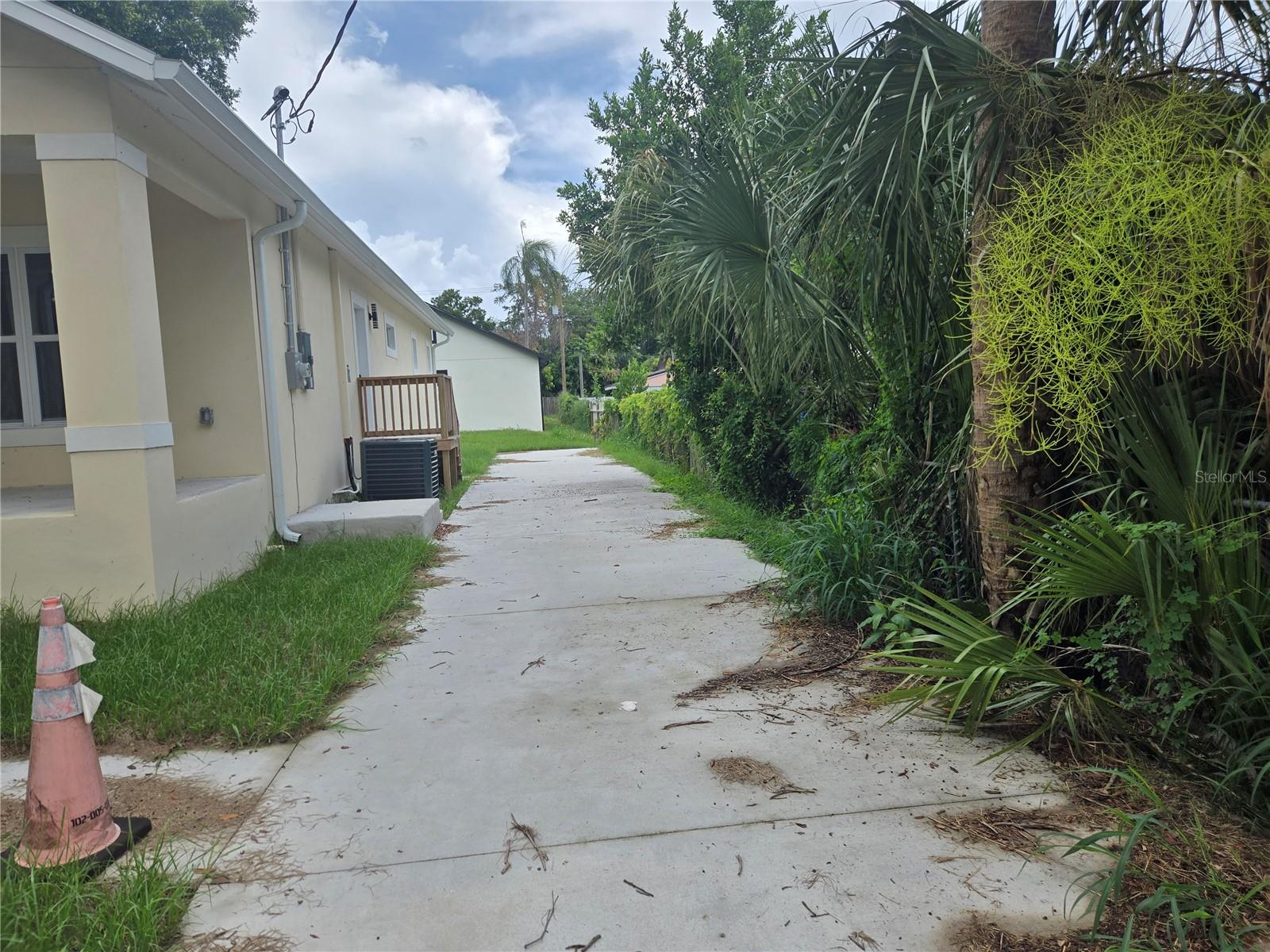 704 E ORCHID AVE — photo 5
