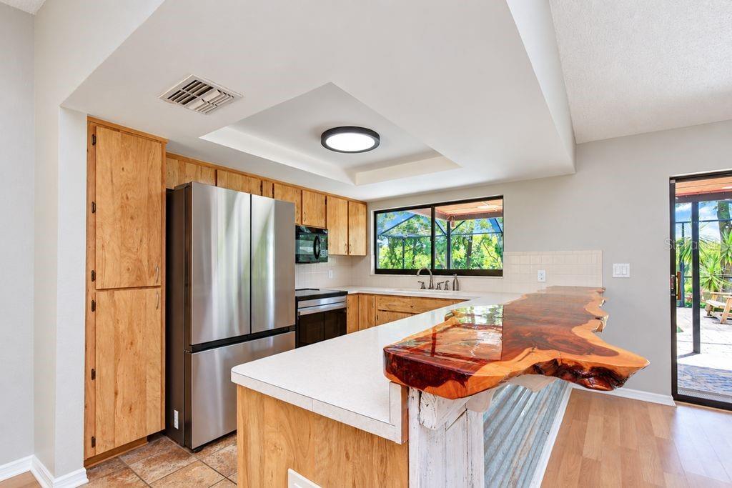 6916 COPPERFIELD DR — photo 10
