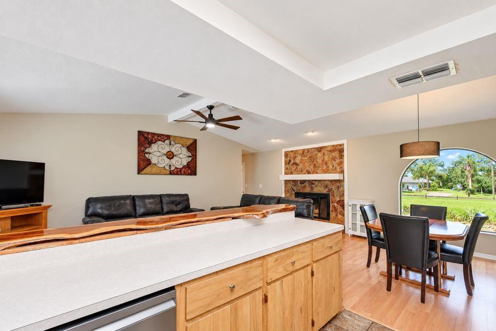 6916 COPPERFIELD DR — photo 12
