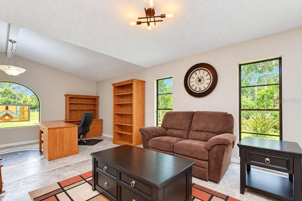 6916 COPPERFIELD DR — photo 8