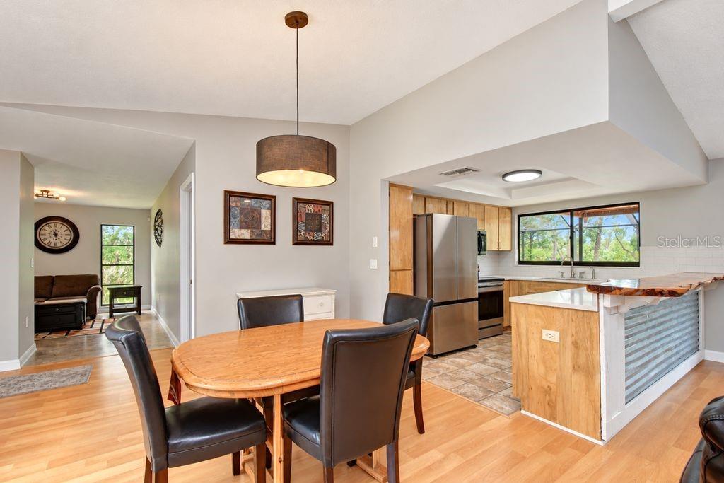 6916 COPPERFIELD DR — photo 16