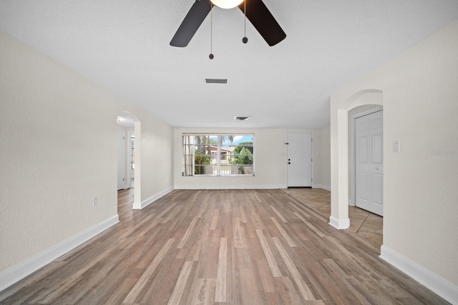 7805 BURNHAM DR — photo 6