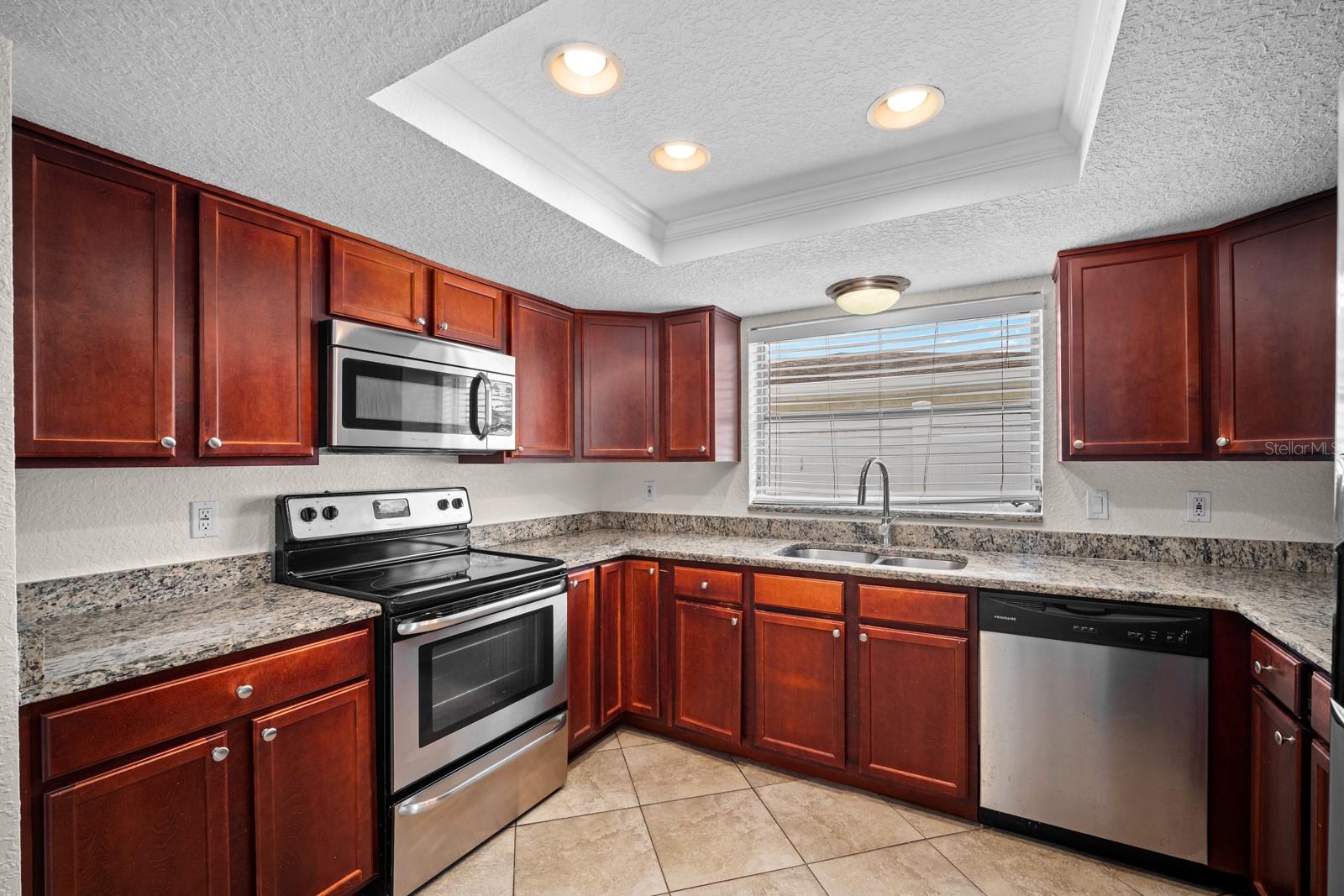 7805 BURNHAM DR — photo 11