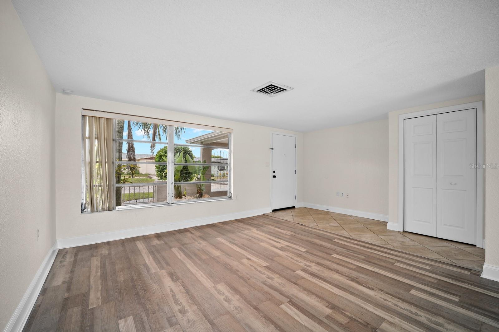 7805 BURNHAM DR — photo 4