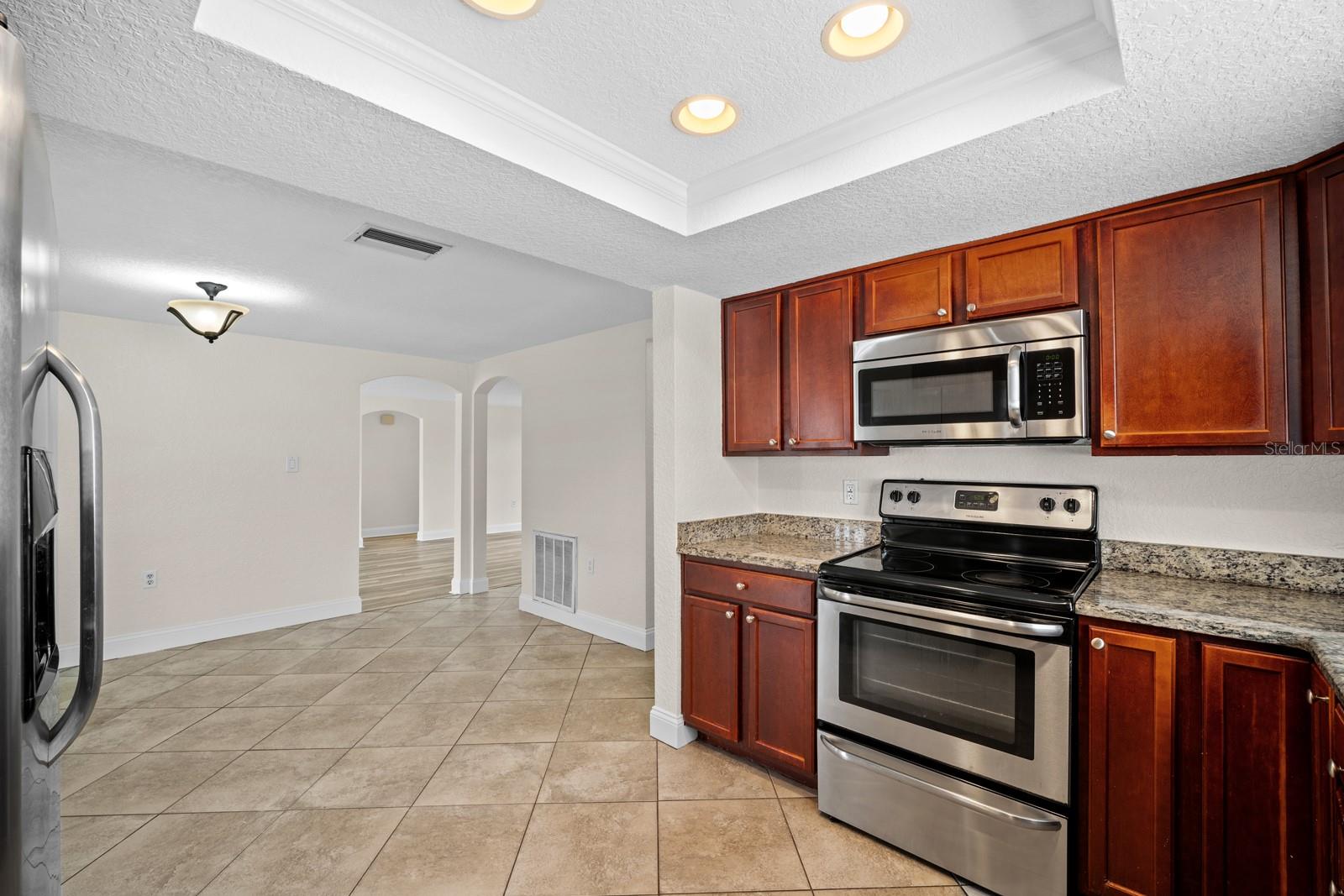 7805 BURNHAM DR — photo 14