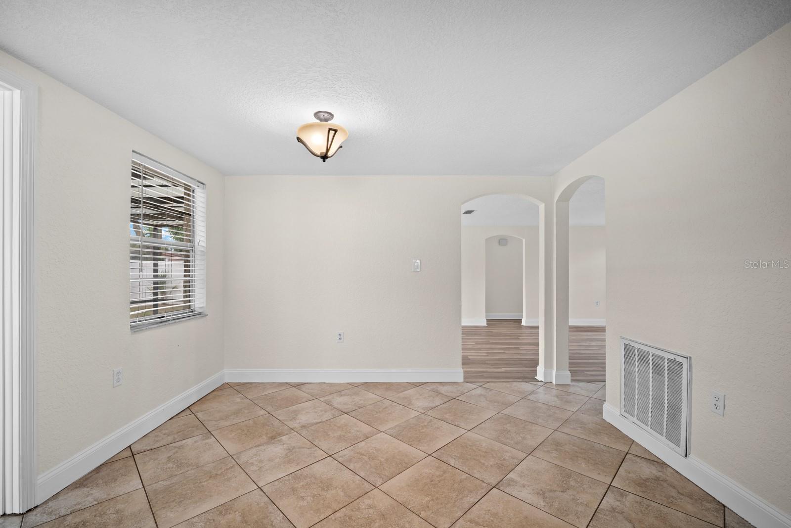 7805 BURNHAM DR — photo 9