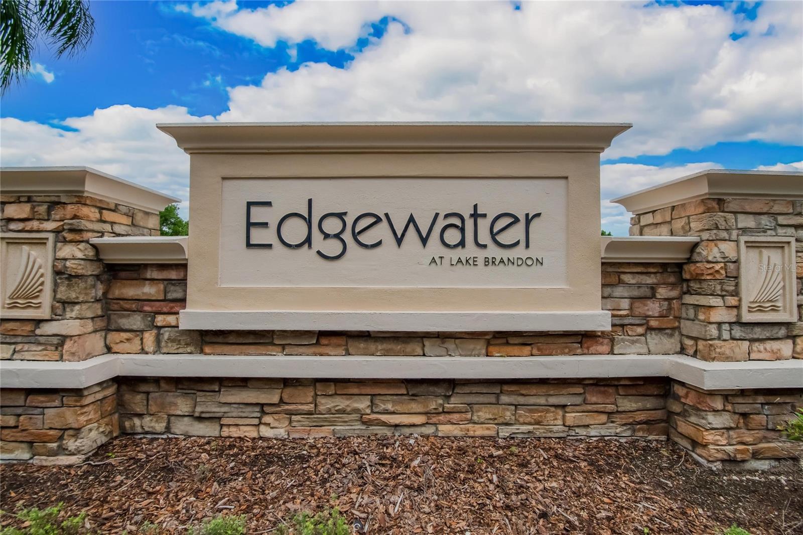 2605 OLEANDER LAKES DR — photo 60