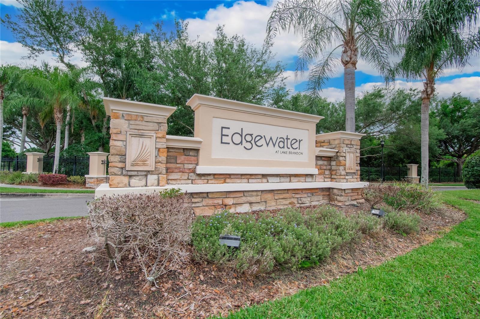 2605 OLEANDER LAKES DR — photo 61