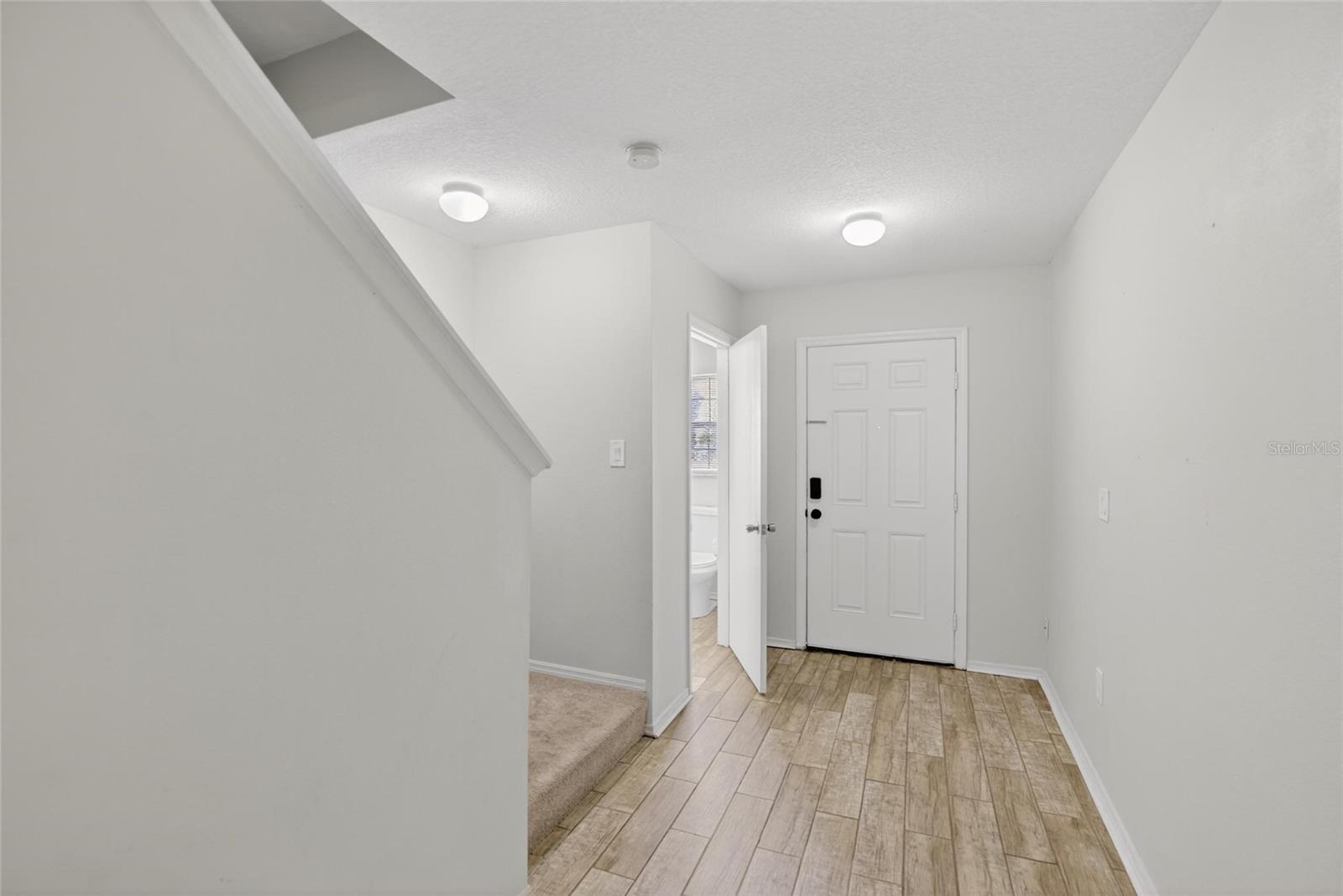 2605 OLEANDER LAKES DR — photo 4
