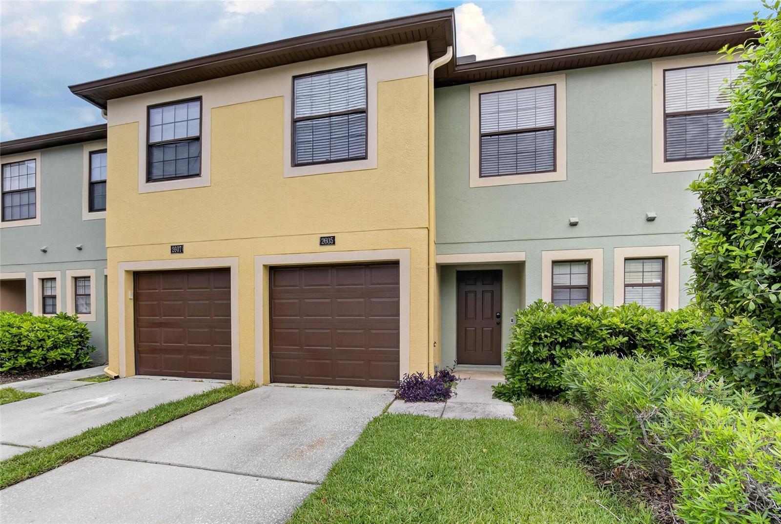 2605 OLEANDER LAKES DR — photo 2