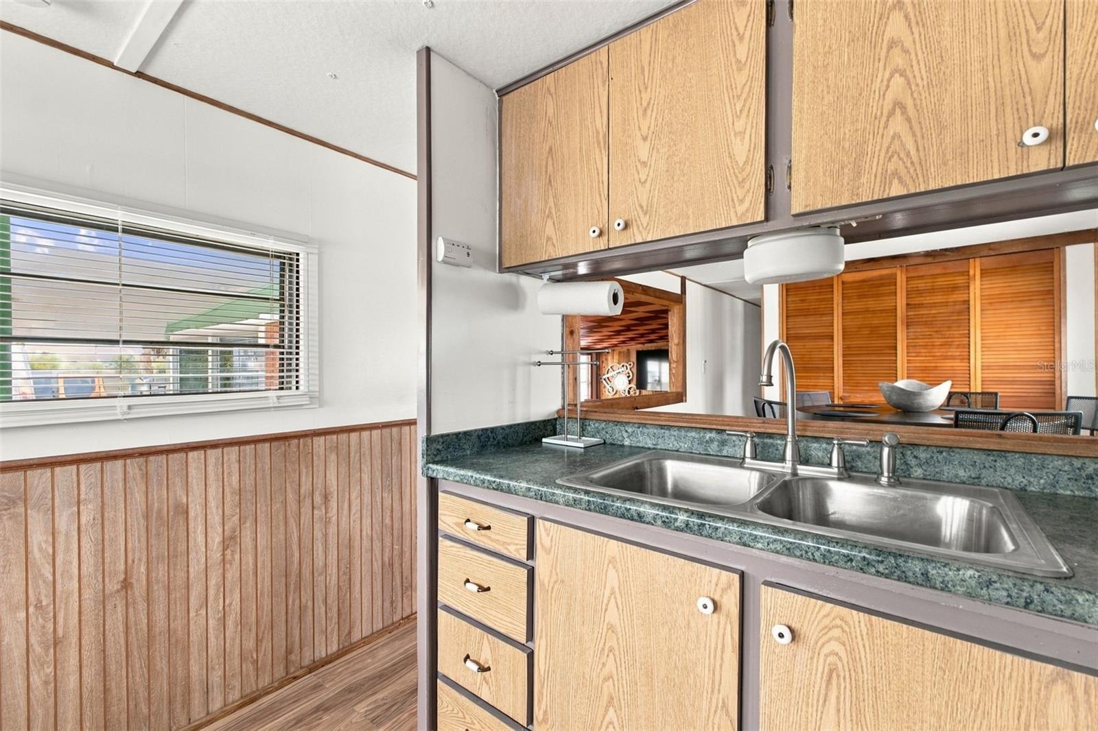 752 DRIFTWOOD LN — photo 16