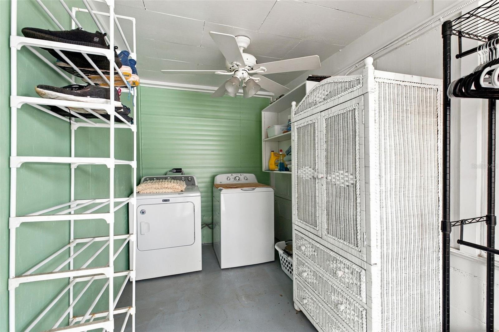 752 DRIFTWOOD LN — photo 24