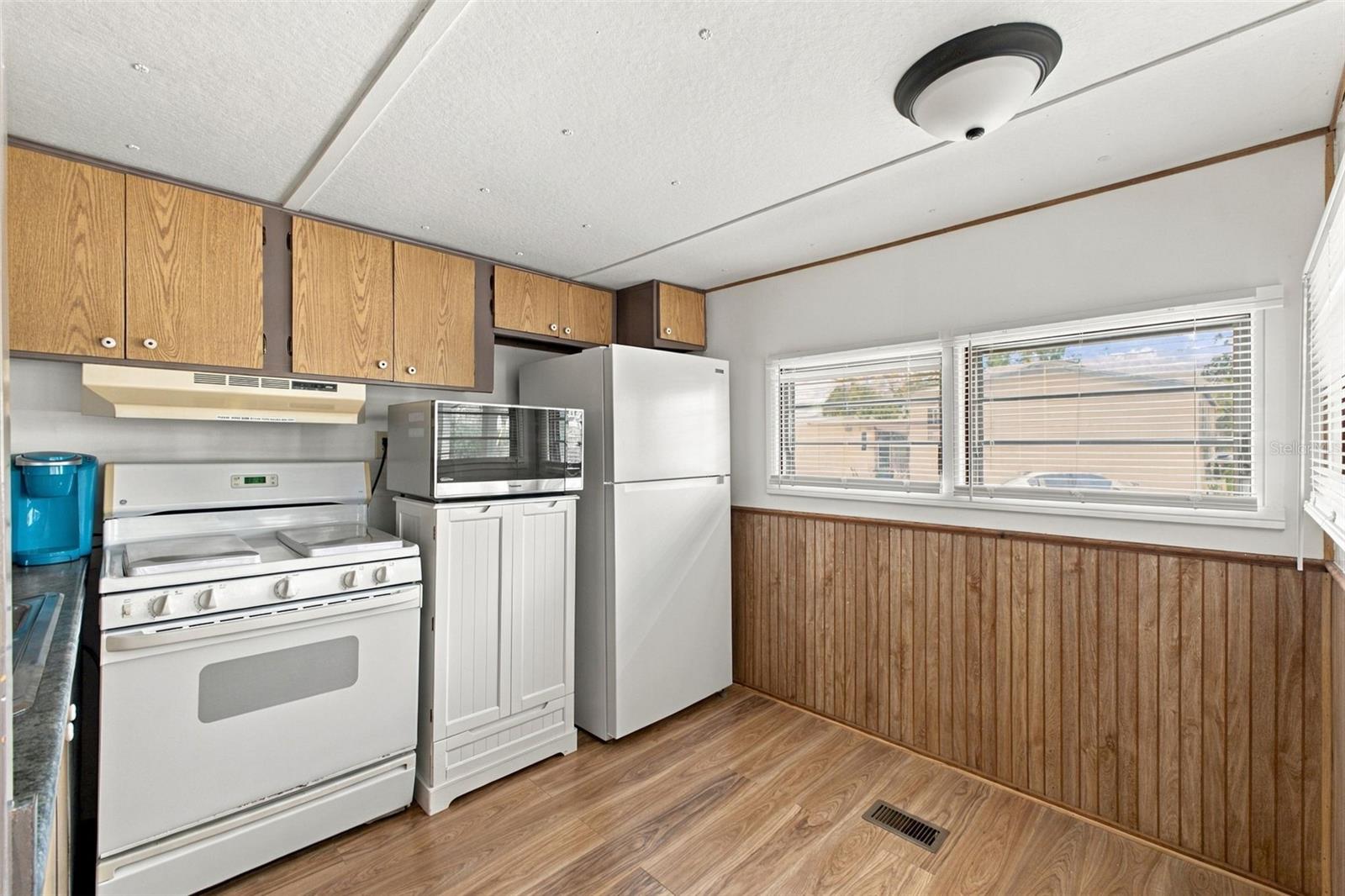 752 DRIFTWOOD LN — photo 15