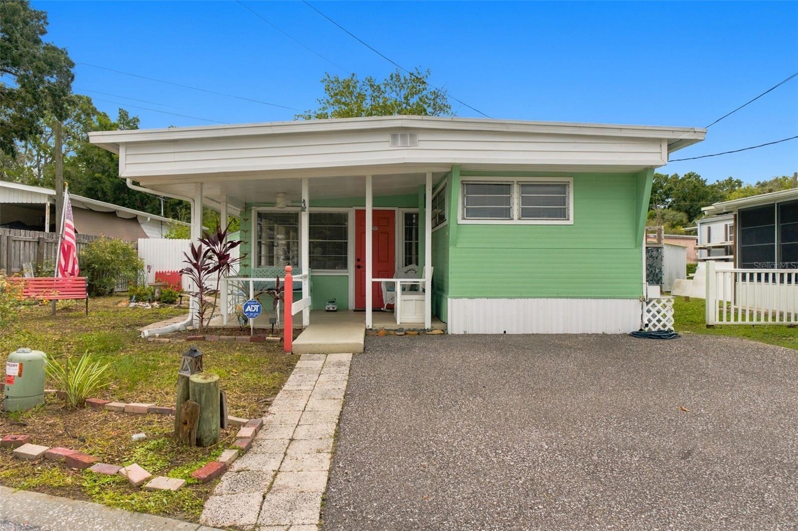 752 DRIFTWOOD LN — photo 2