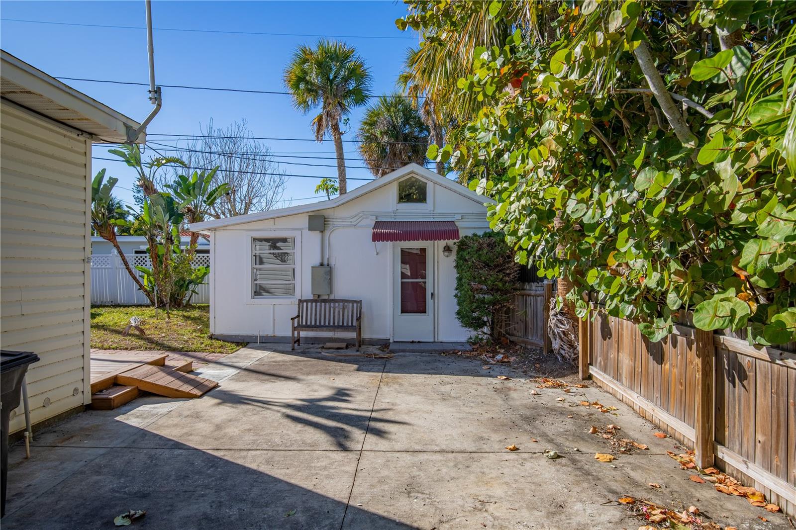 944 BRUCE AVE — photo 23