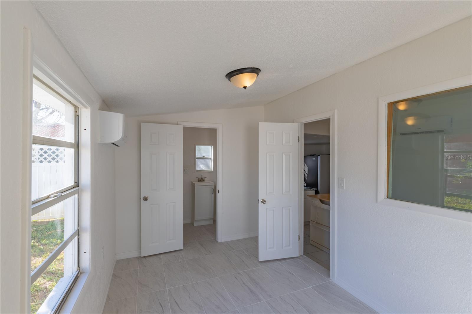 944 BRUCE AVE — photo 16