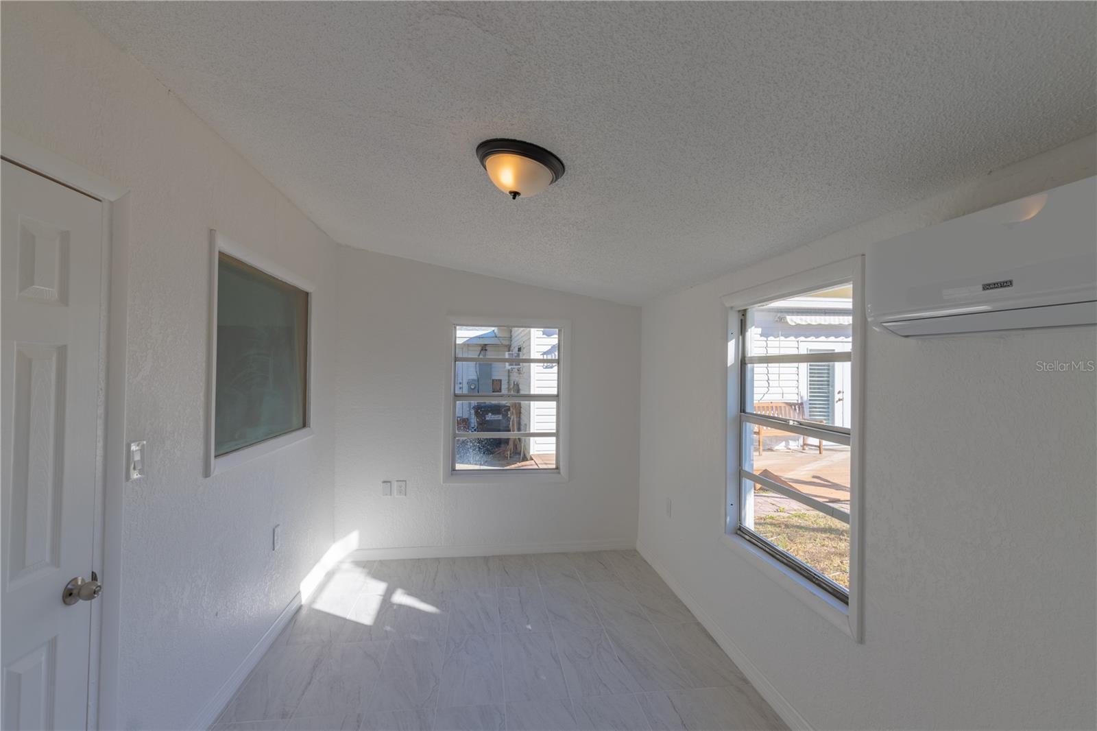 944 BRUCE AVE — photo 18