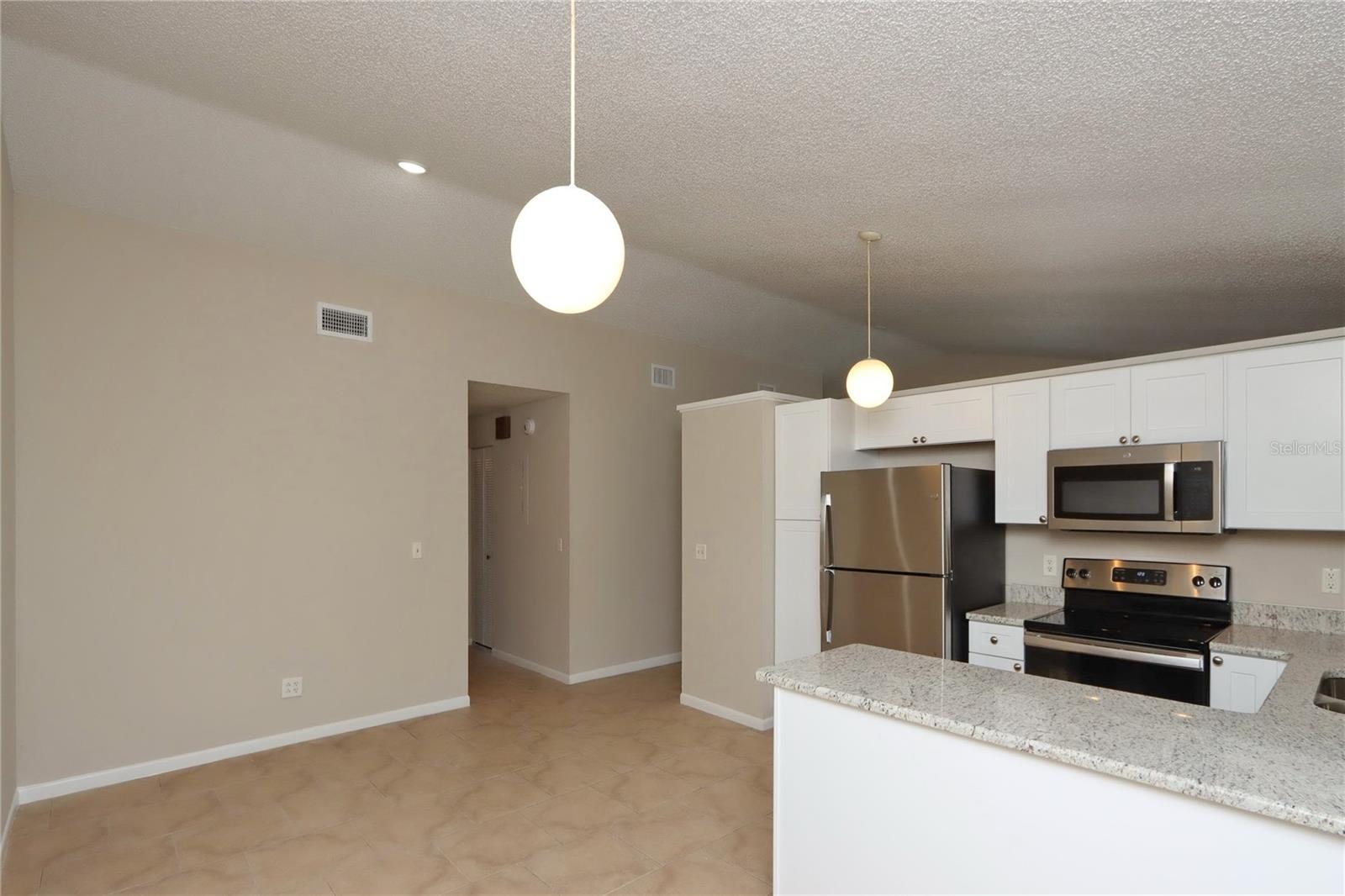 5128 SPRINGWOOD DR — photo 3