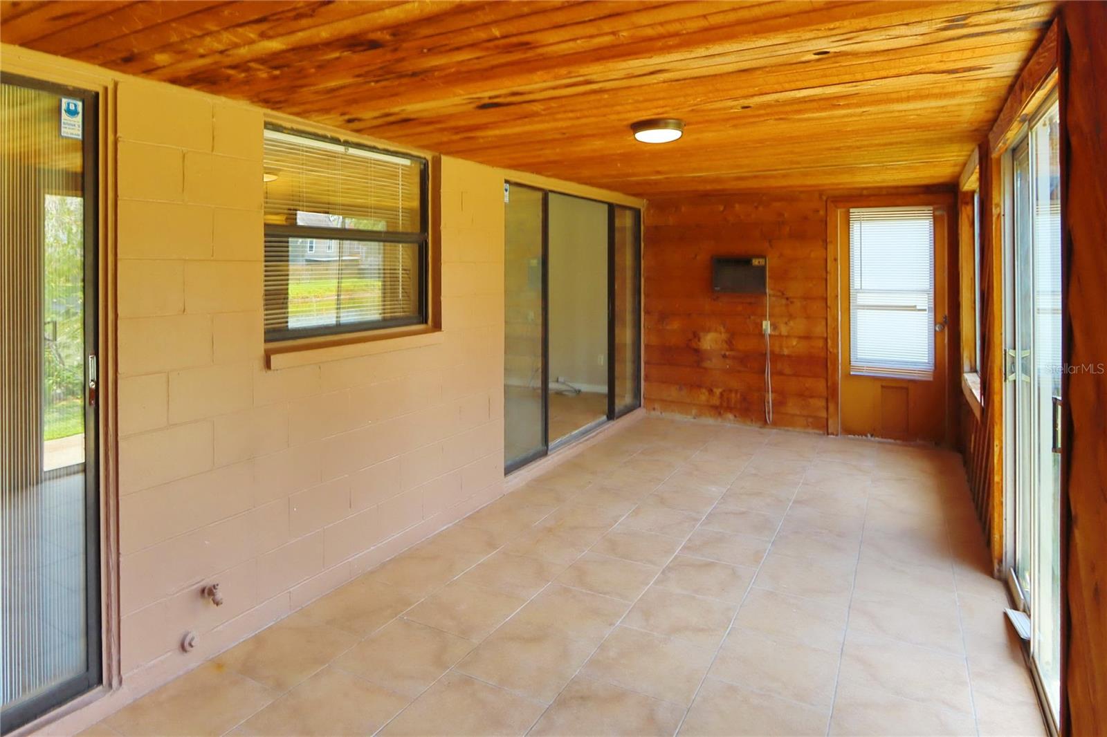 5128 SPRINGWOOD DR — photo 18