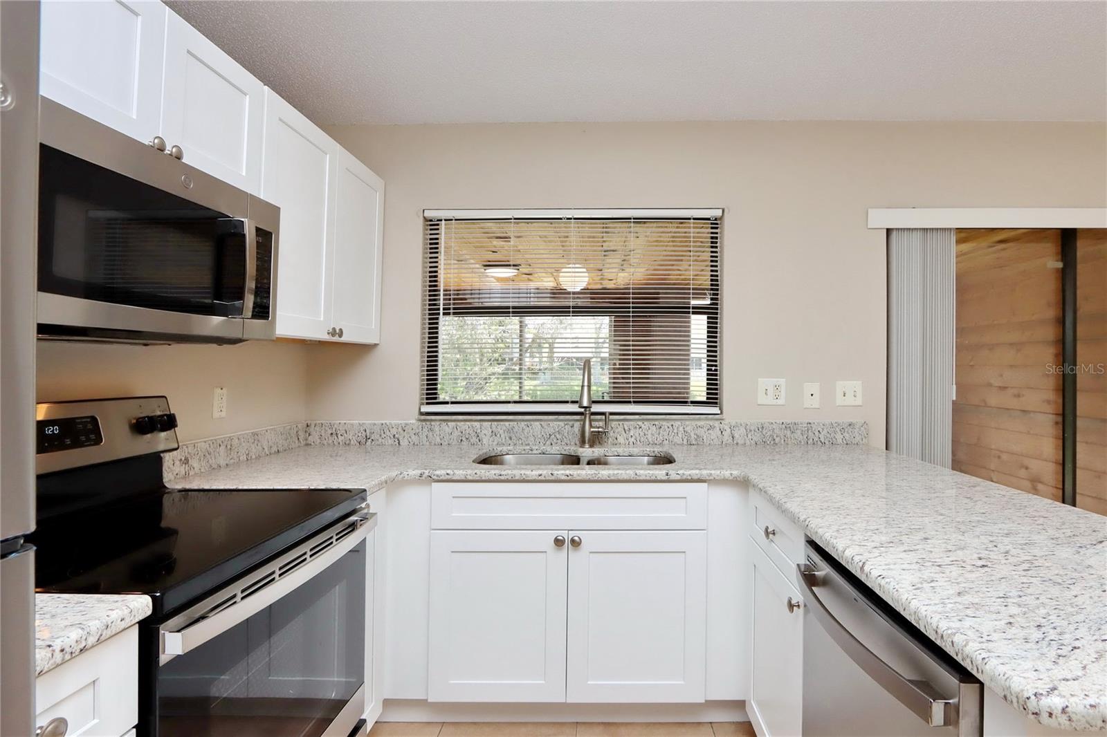 5128 SPRINGWOOD DR — photo 5