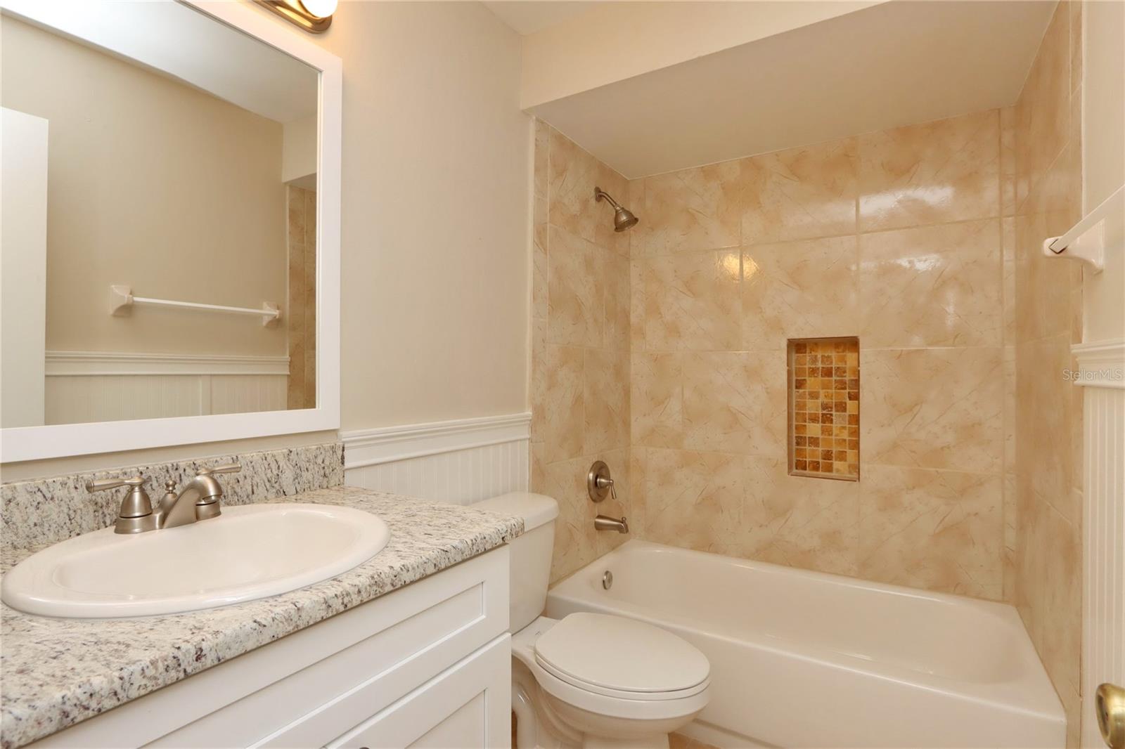 5128 SPRINGWOOD DR — photo 16