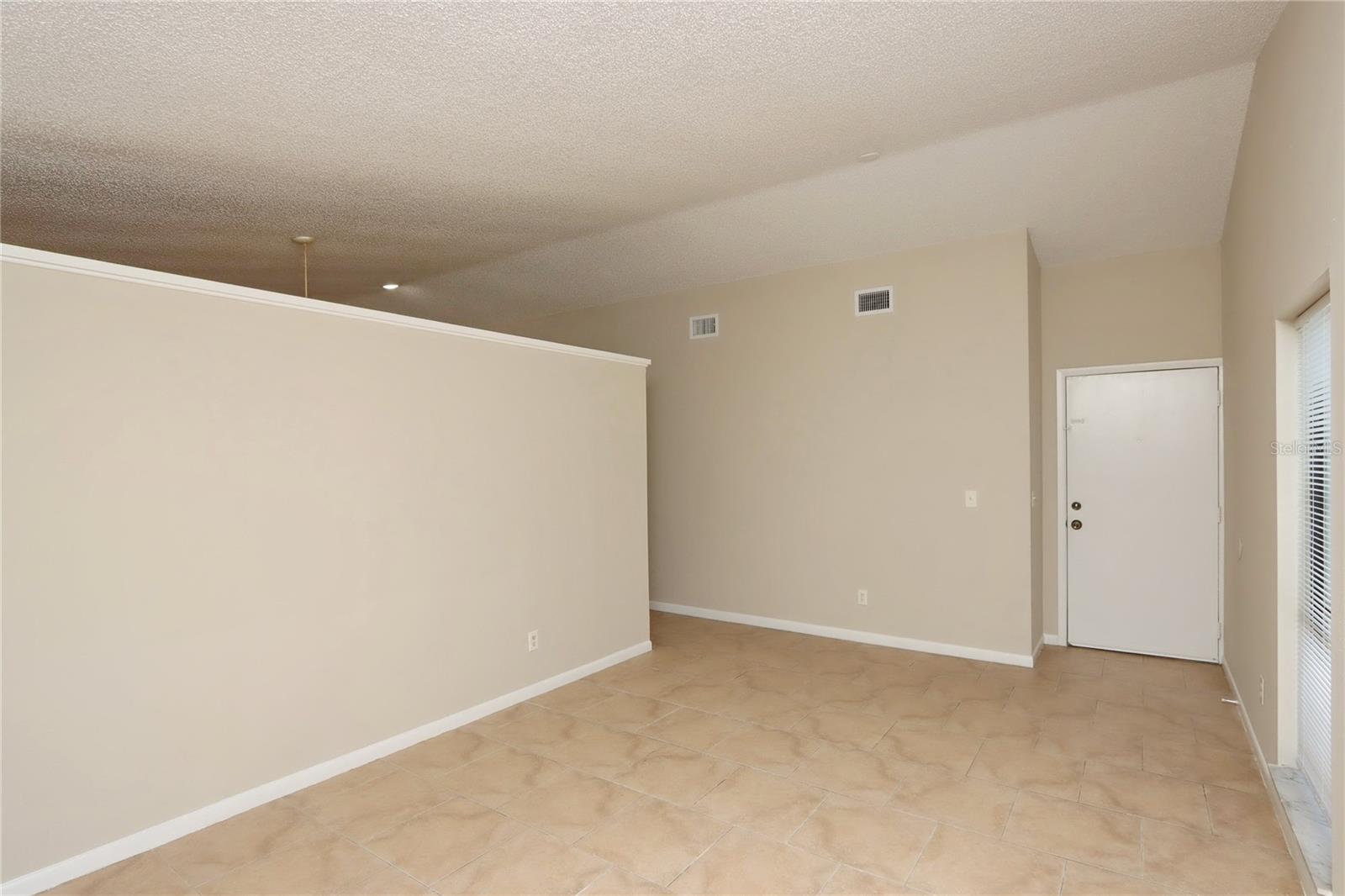 5128 SPRINGWOOD DR — photo 9