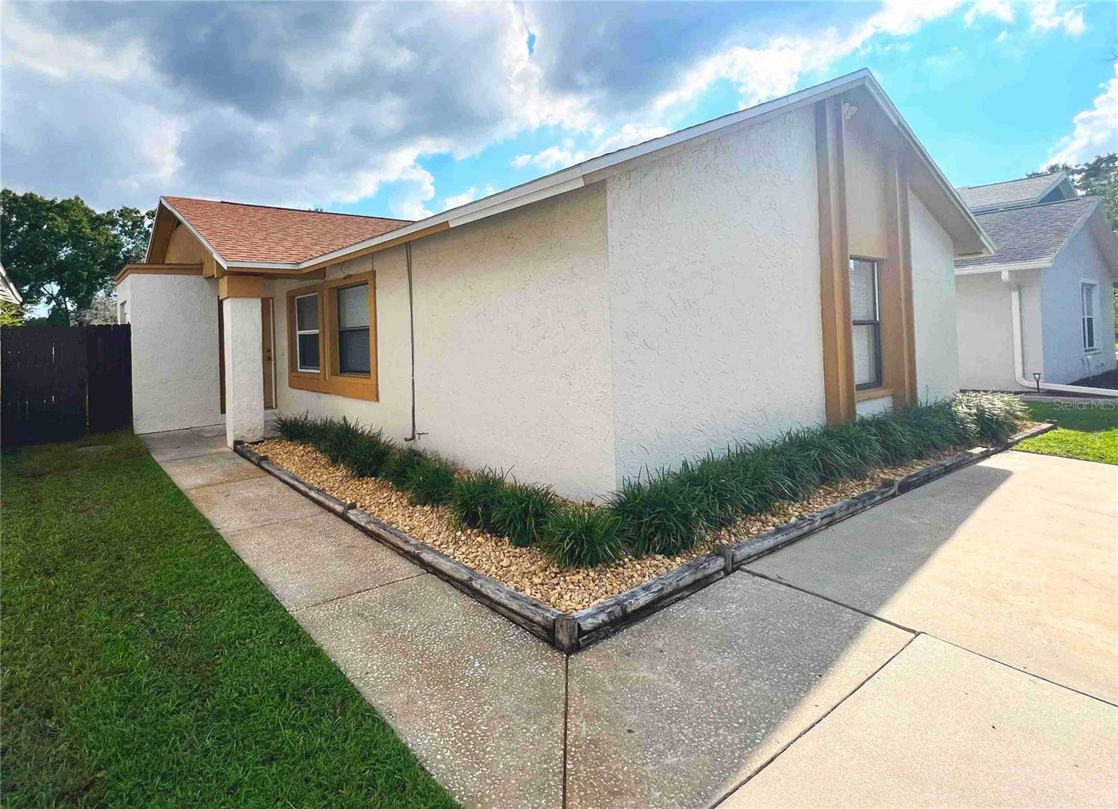 5128 SPRINGWOOD DR — photo 2