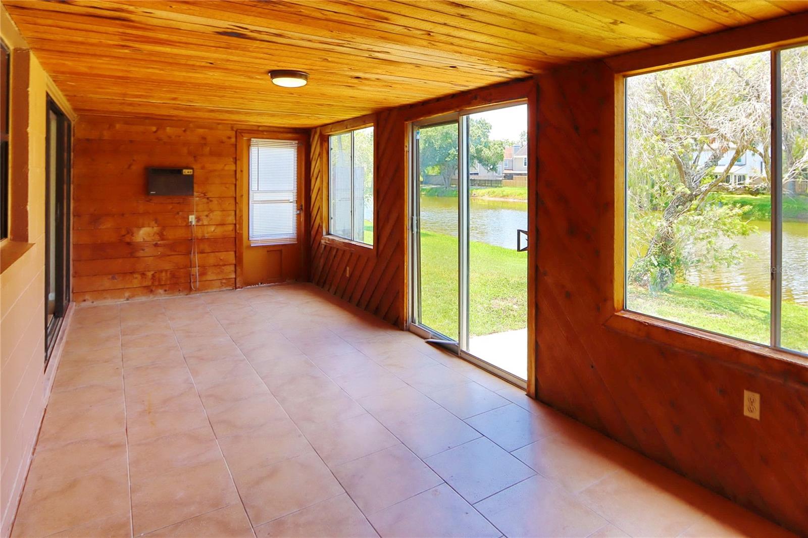 5128 SPRINGWOOD DR — photo 19