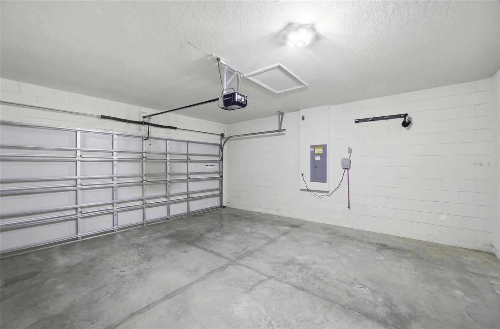 8204 PELICAN REED CIR — photo 21
