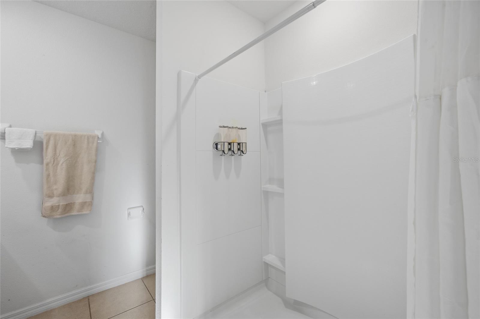 8204 PELICAN REED CIR — photo 17