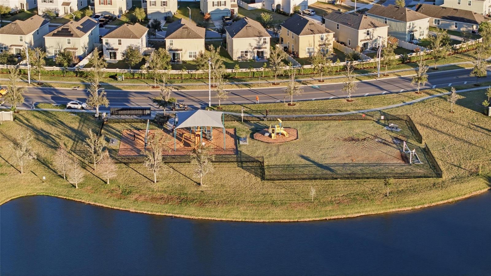 8204 PELICAN REED CIR — photo 32