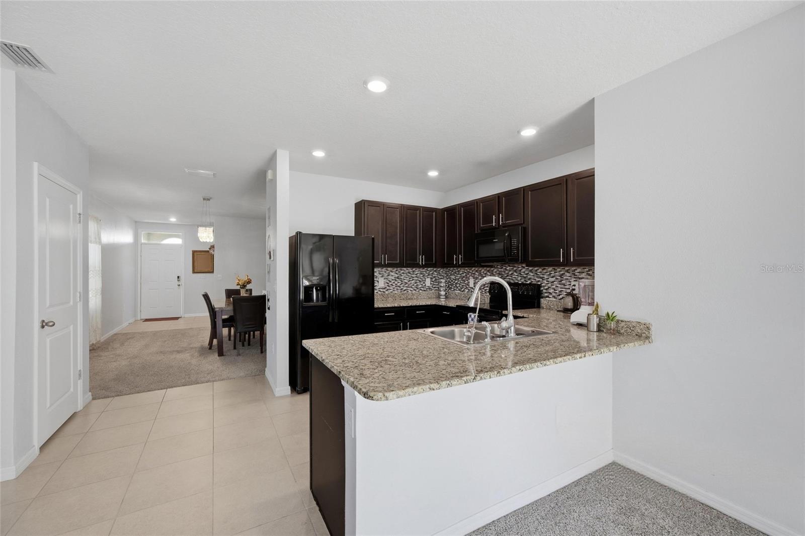 8204 PELICAN REED CIR — photo 8