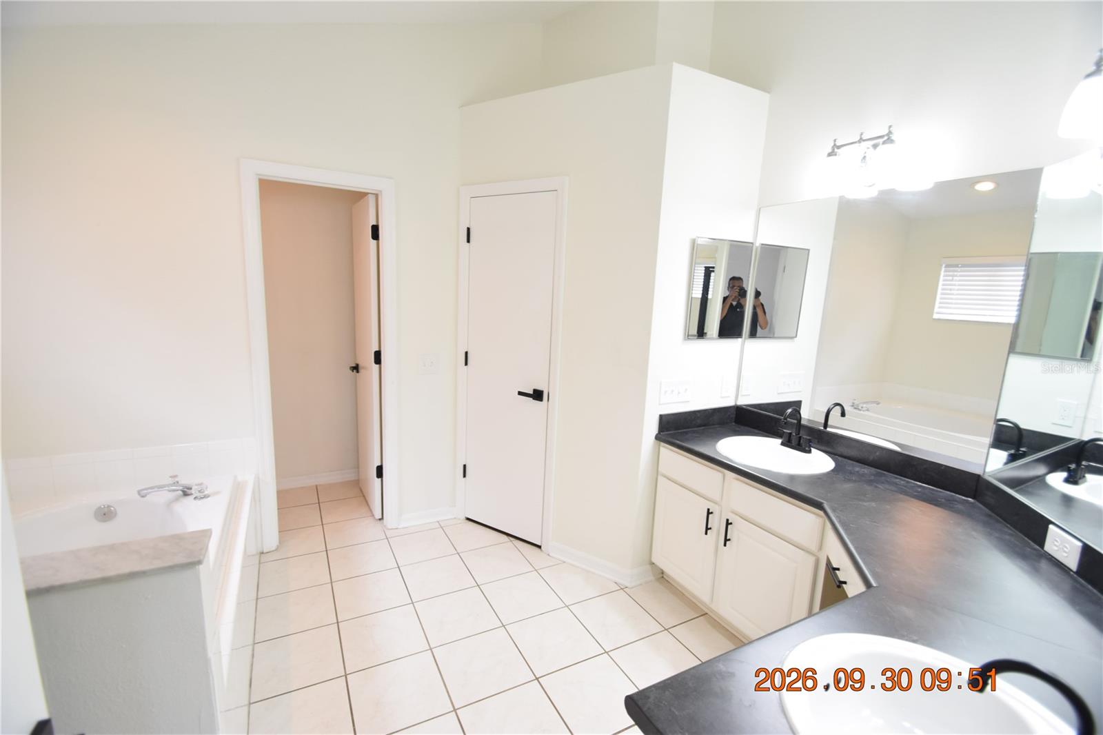 12103 DAWN VISTA DR — photo 32