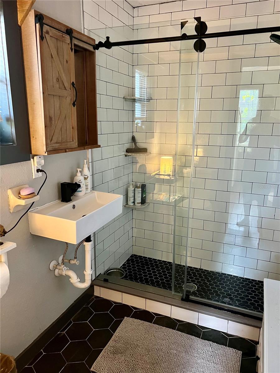 1014 W MOHAWK AVE — photo 8