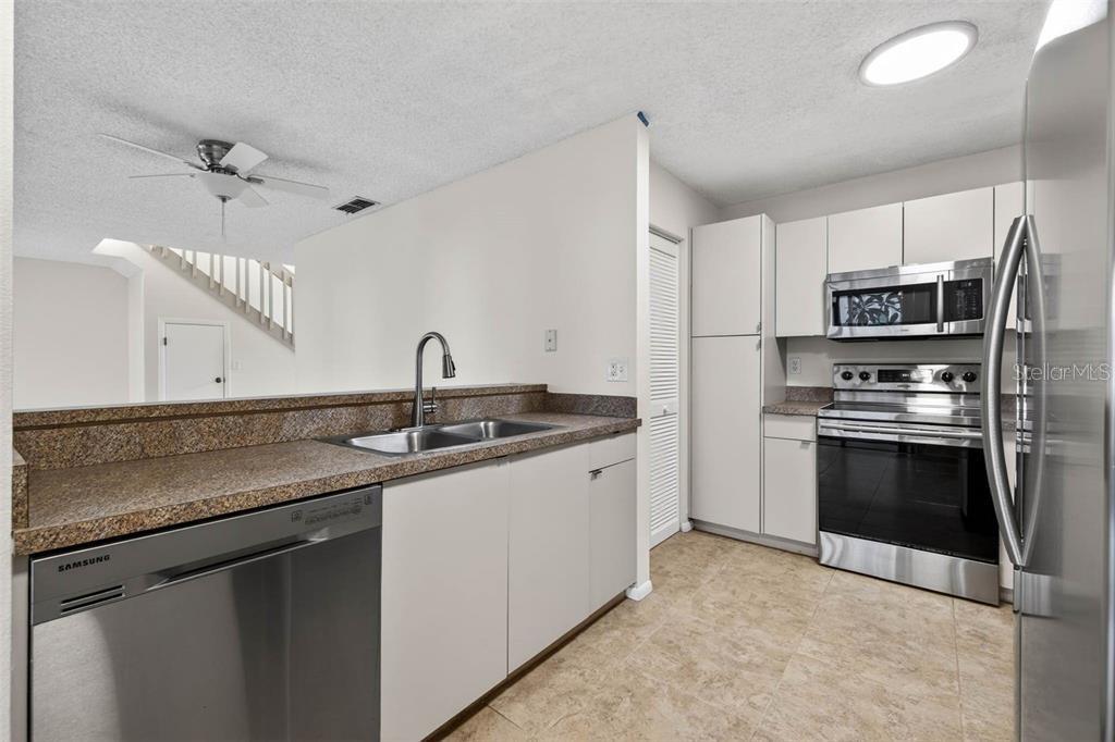 4843 NAPOLI CT NE — photo 7