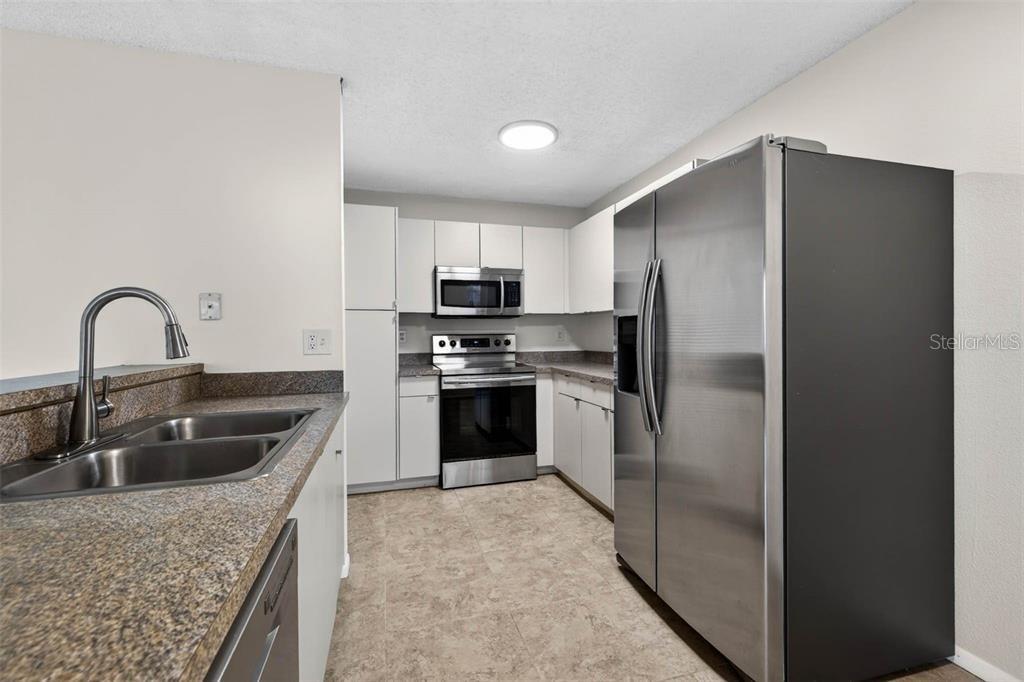 4843 NAPOLI CT NE — photo 8