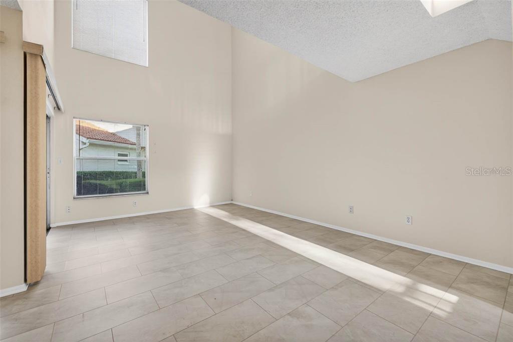 4843 NAPOLI CT NE — photo 4