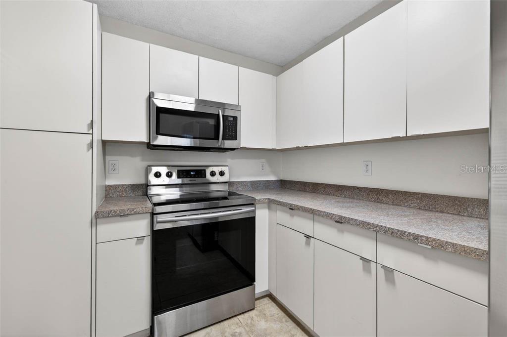 4843 NAPOLI CT NE — photo 10