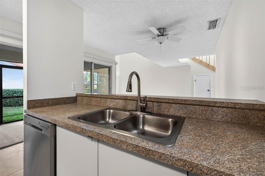 4843 NAPOLI CT NE — photo 9