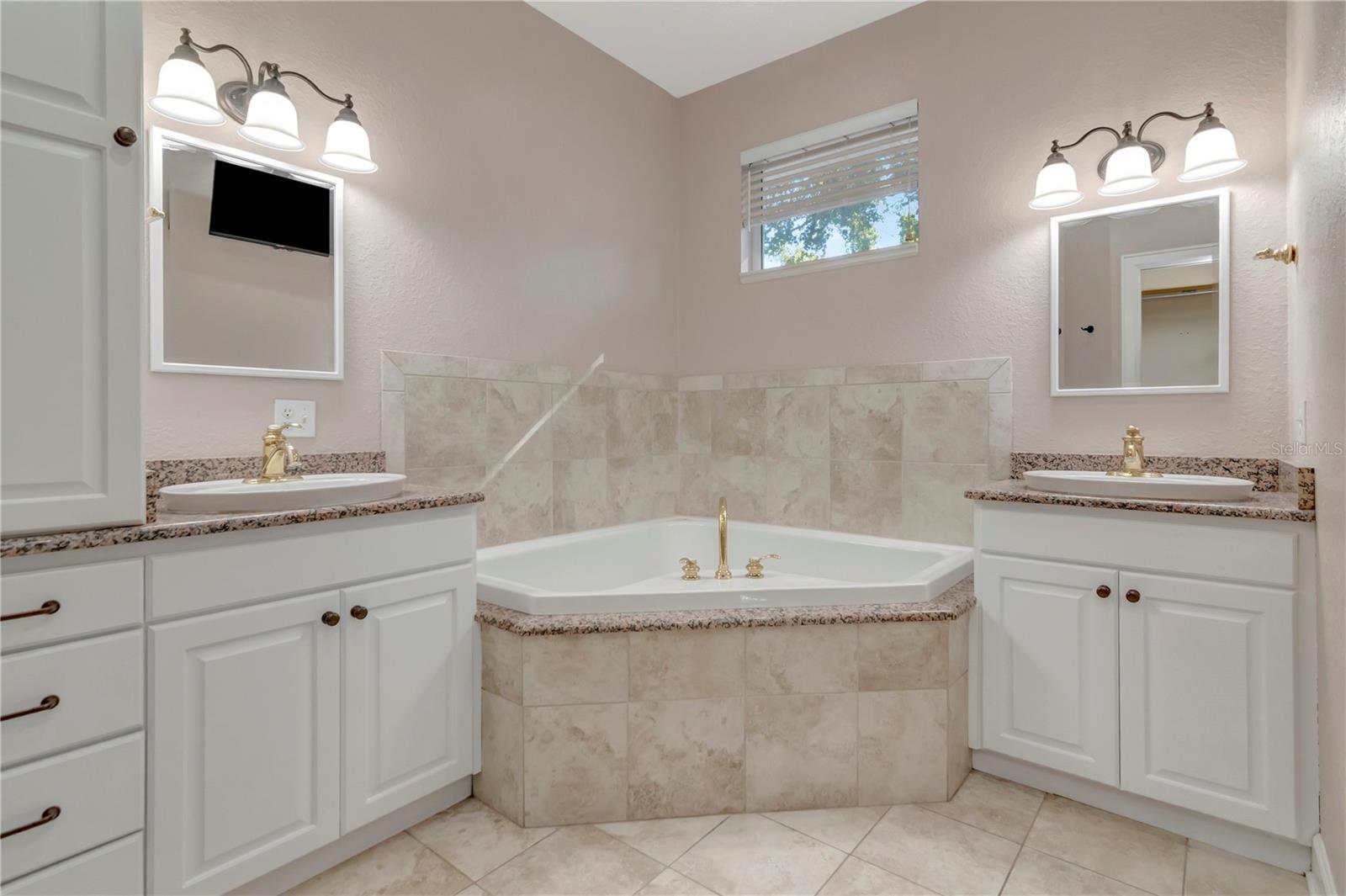3816 W ESTRELLA ST — photo 19