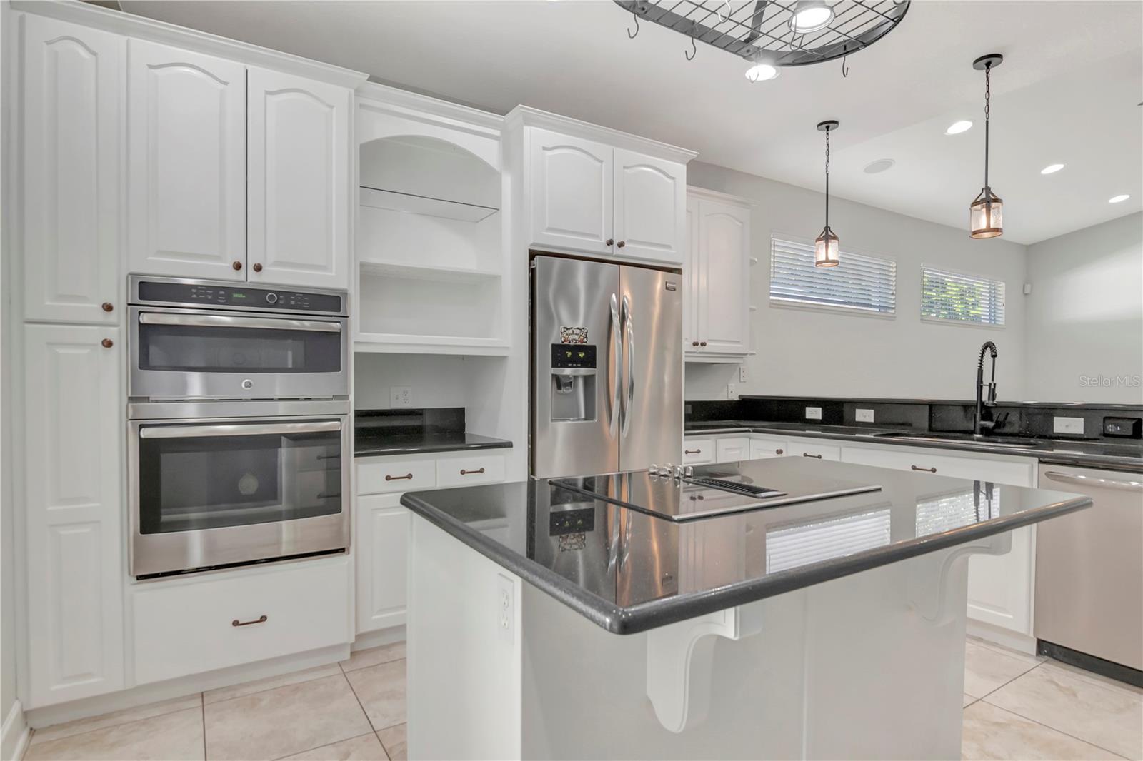 3816 W ESTRELLA ST — photo 2